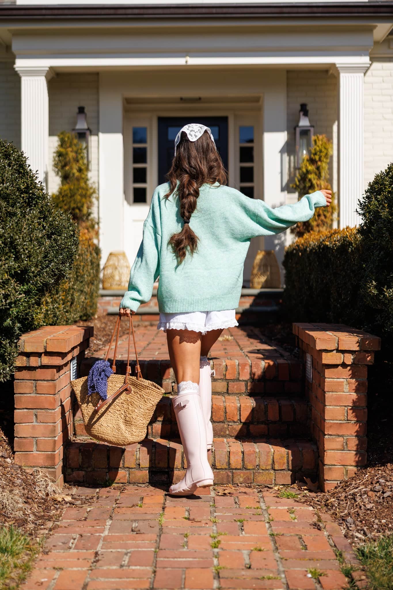 Cottage Swan Sweater - Image 3