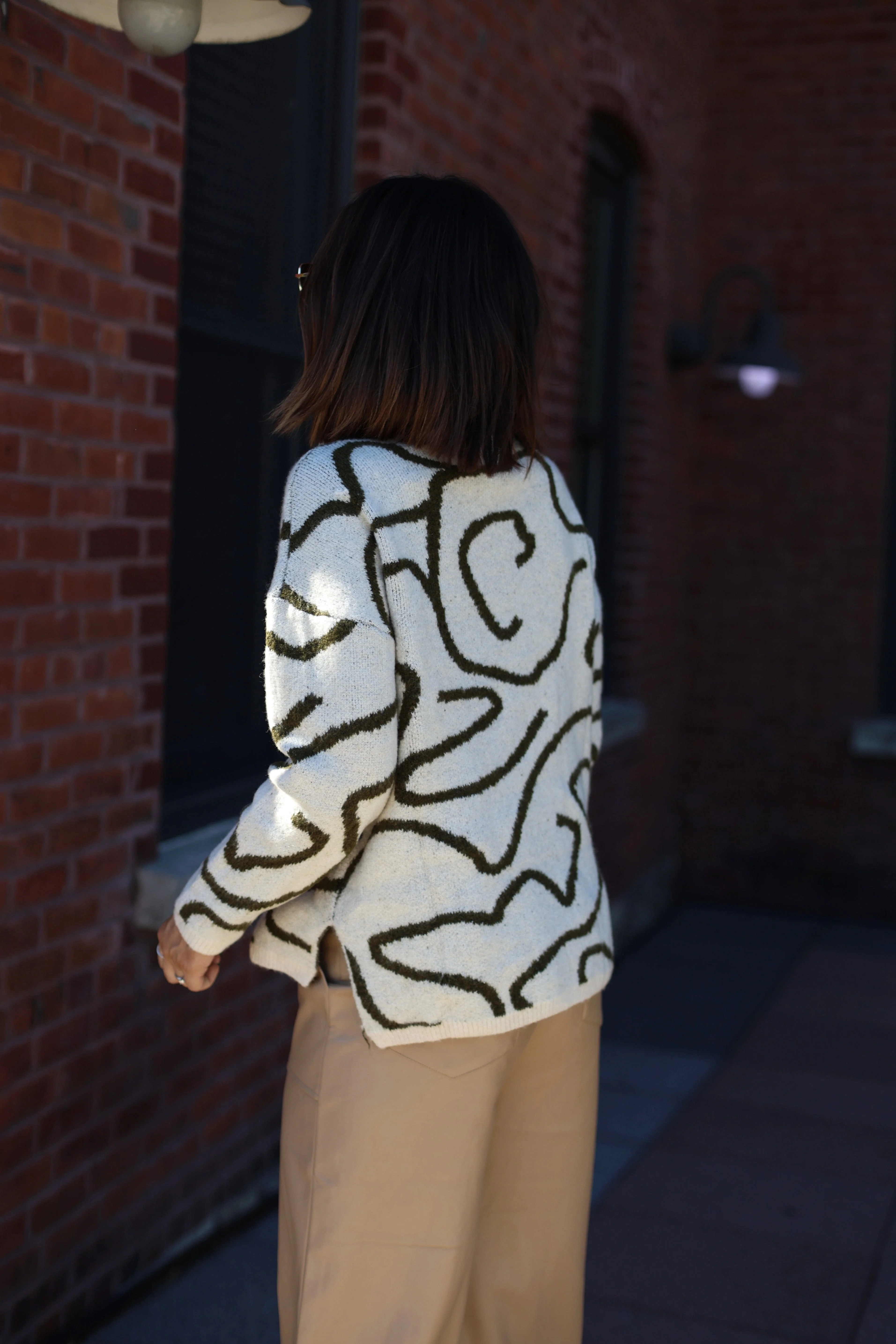 Oversized Abstract Sweater - Image 3